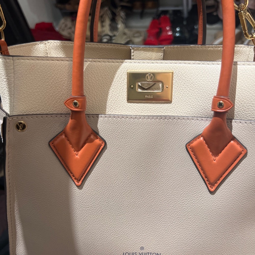 Louis Vuitton - Picture 4 of 6